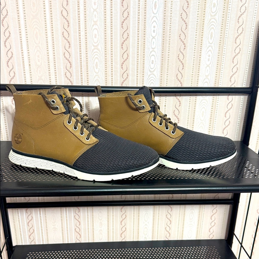 Timberland Men's Tan and Black Chukka Boots